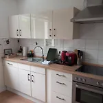 City Apartment Duisburg 2#Netflix &Wlan &Kingsize Bett &Central